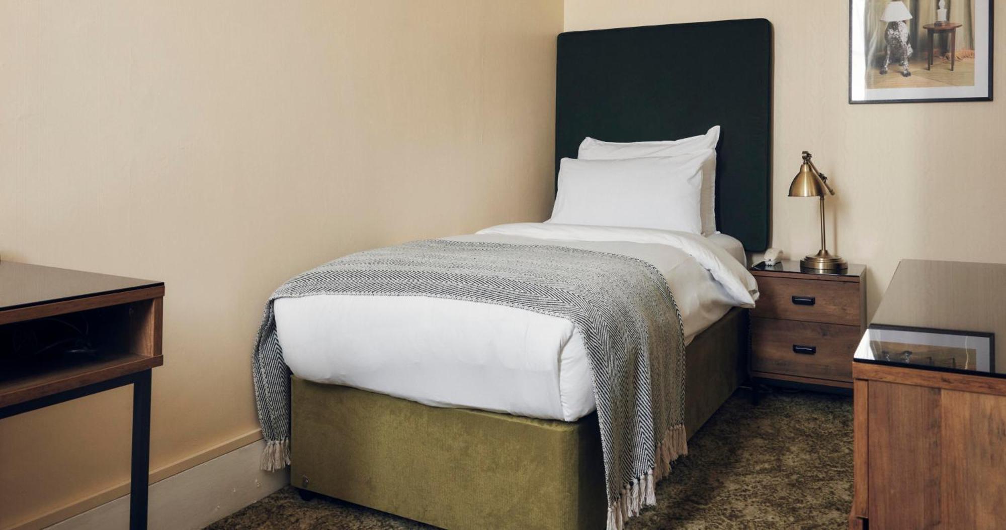 Single Room,1622141591:JPEG