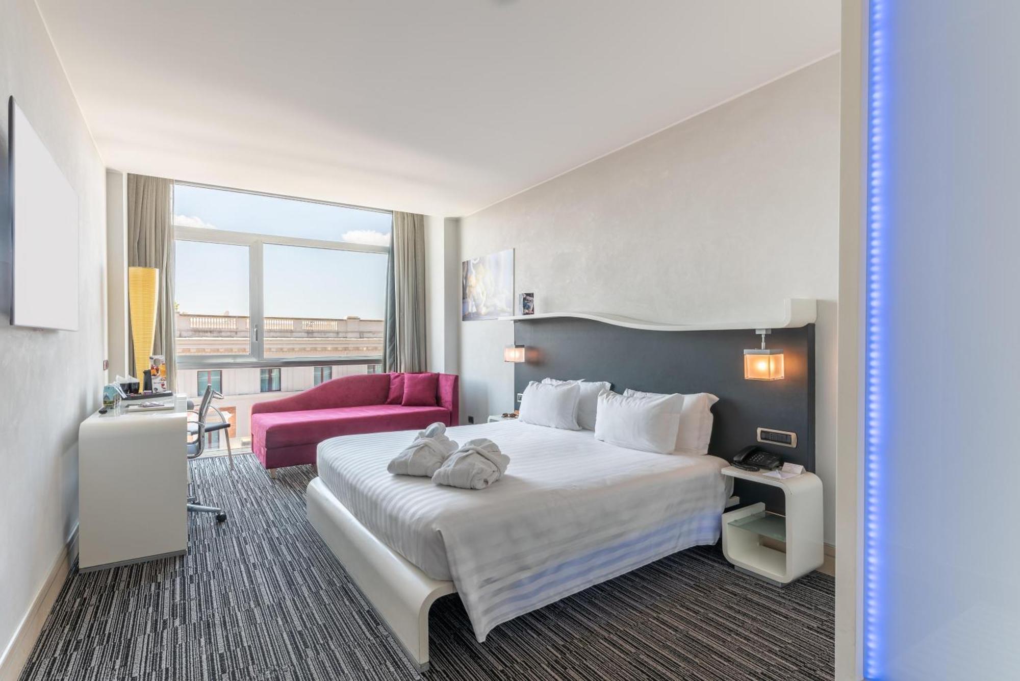 Deluxe King Room,1622866638:JPEG