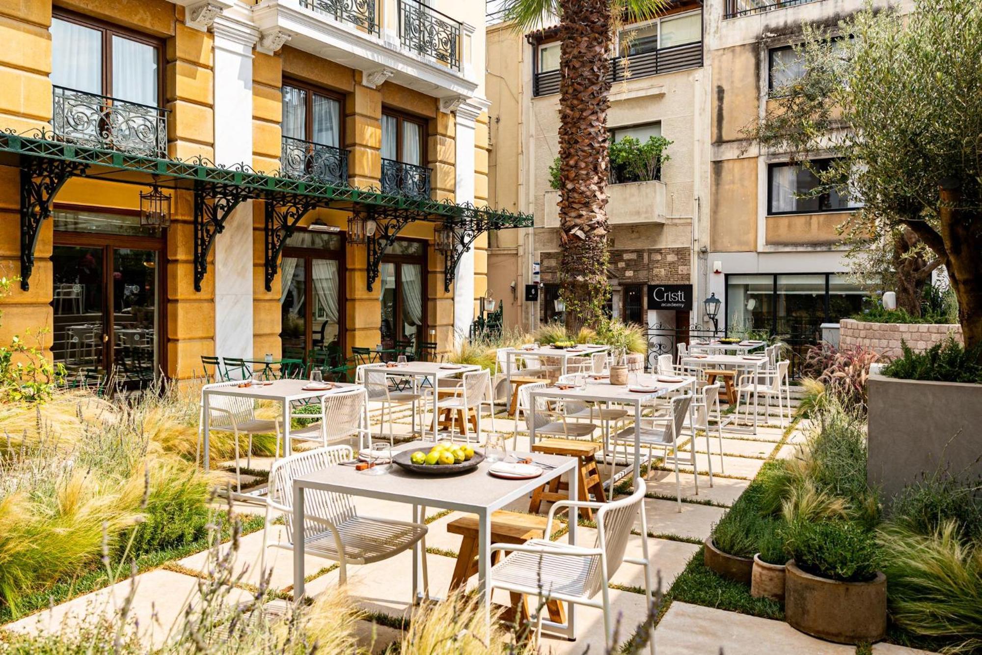 Junior Suite with Garden View,1742588181:JPEG