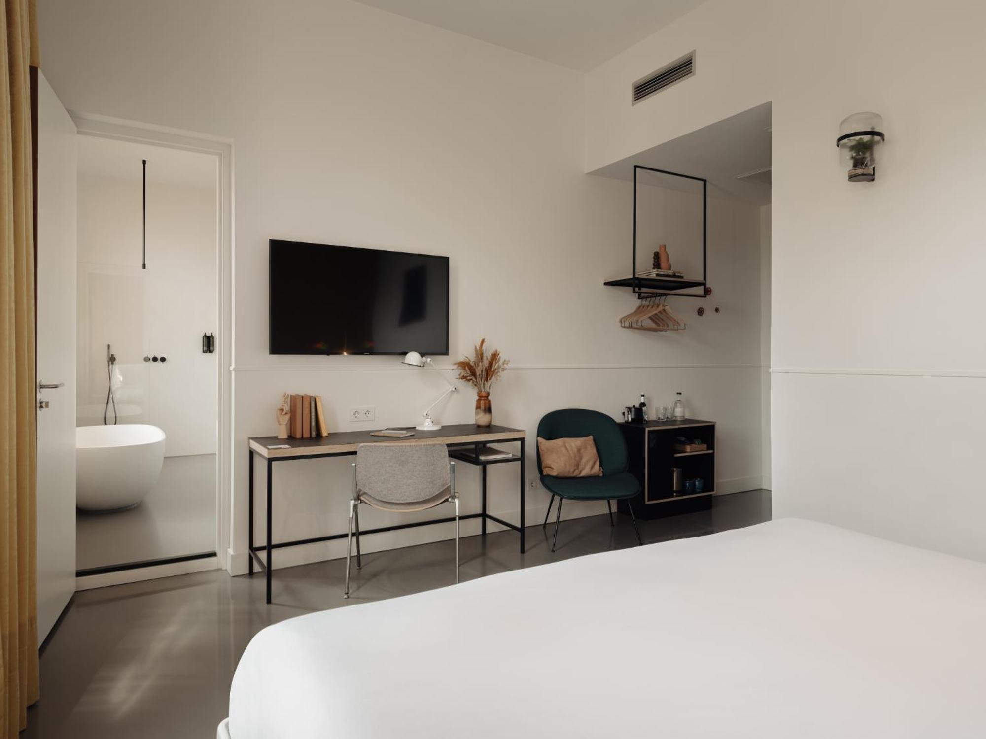 Conscious WOW Room