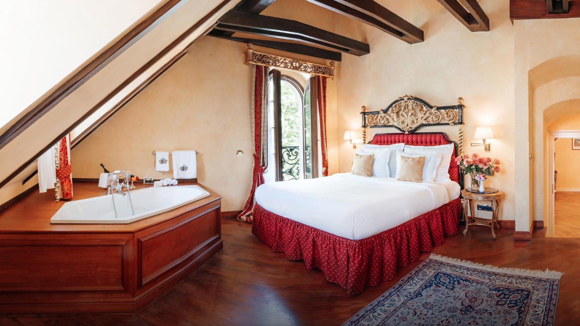 Suite Tower