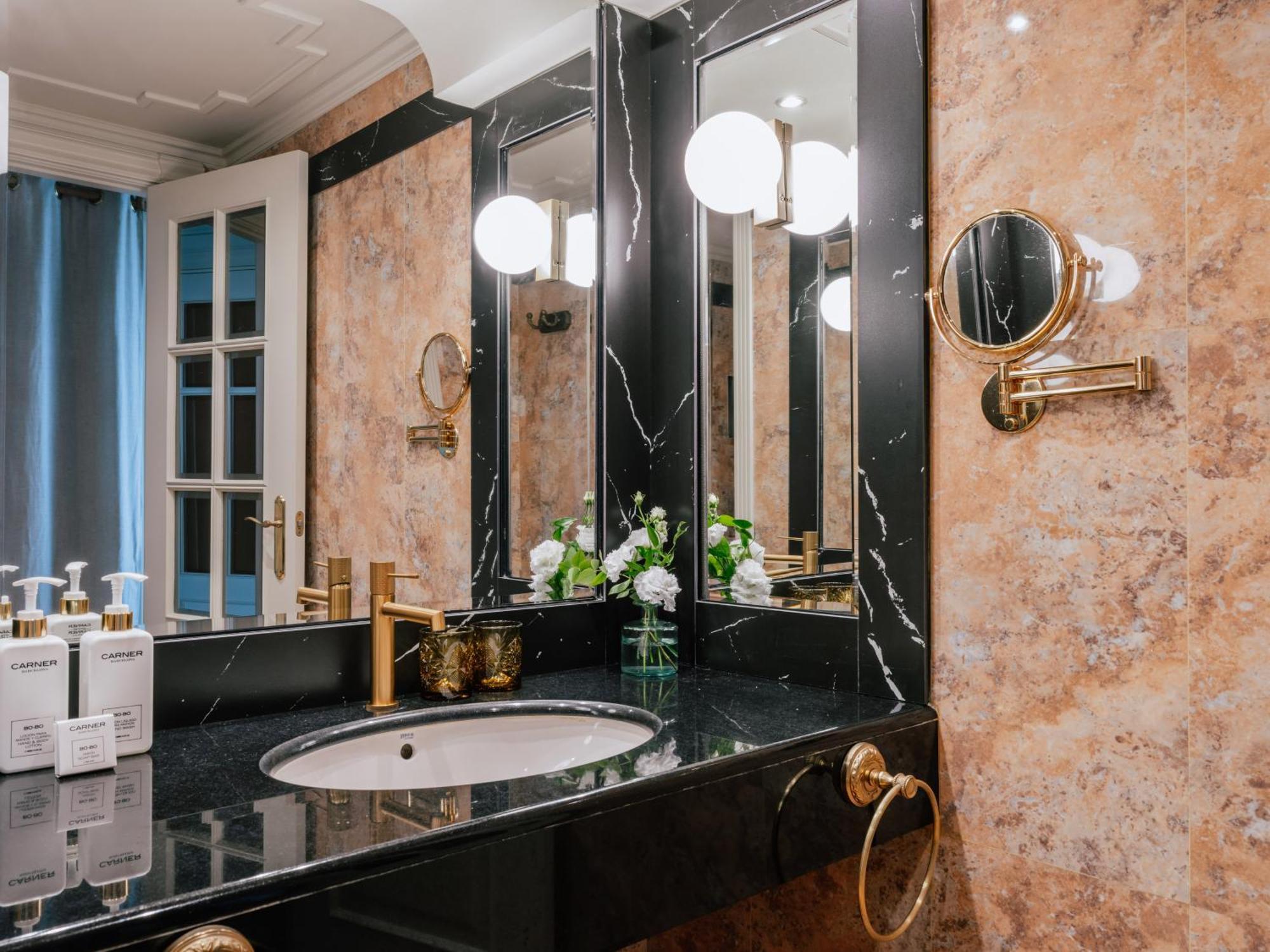 Supreme Room with Sea and Cathedral View,1662974149:JPEG