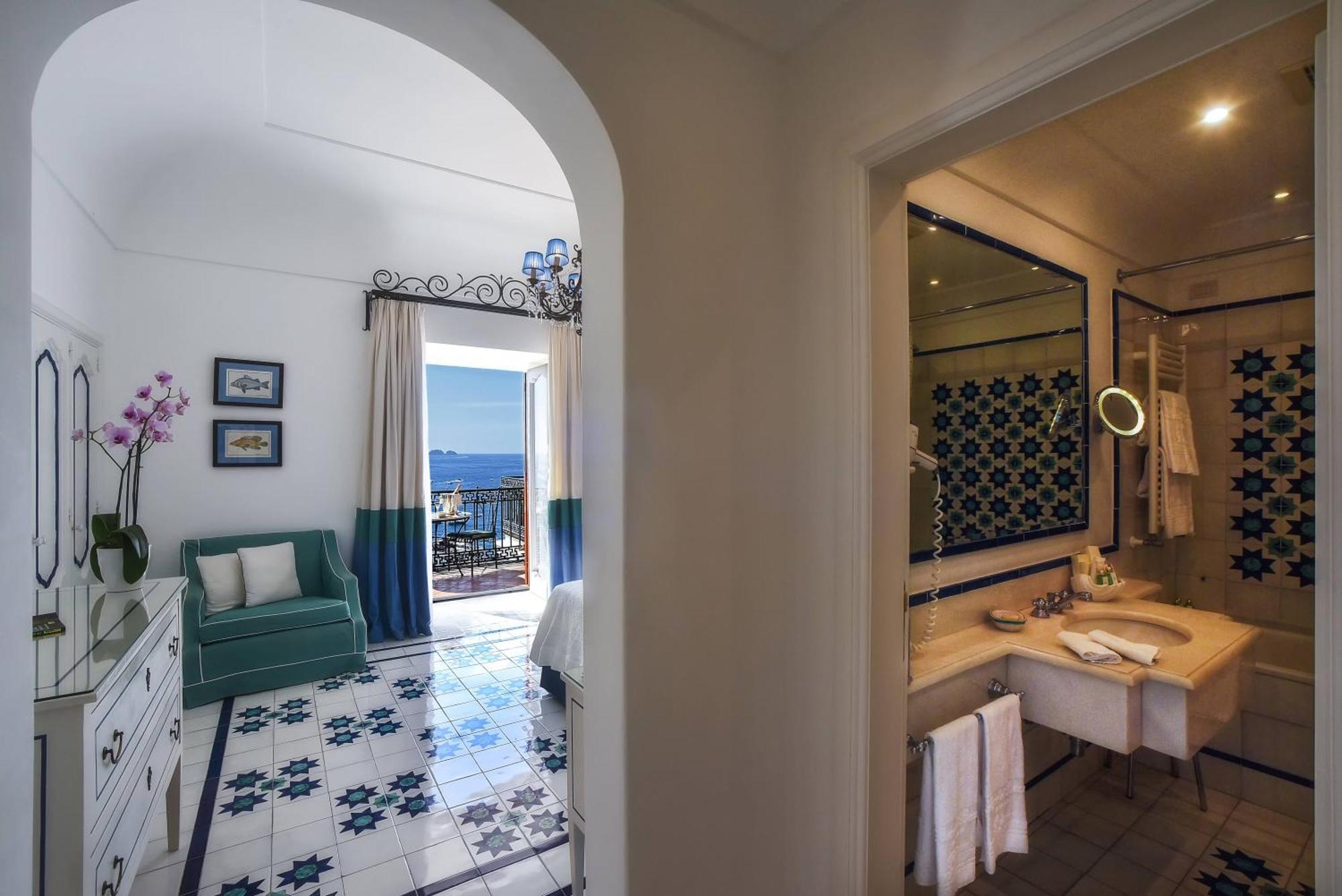 Superior Double Room Small Terrace Sea VIew