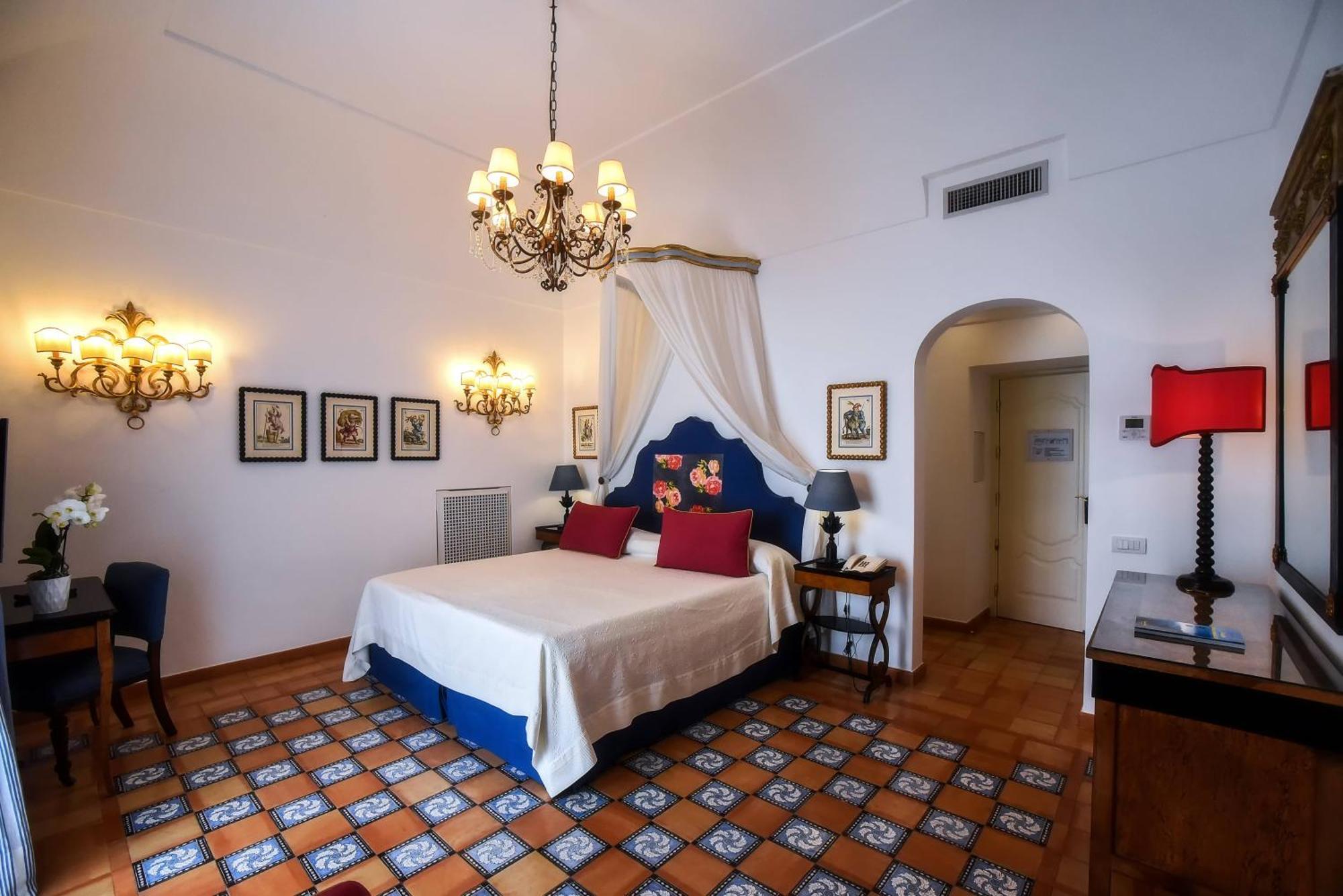 Superior Double Room Small Terrace Sea VIew