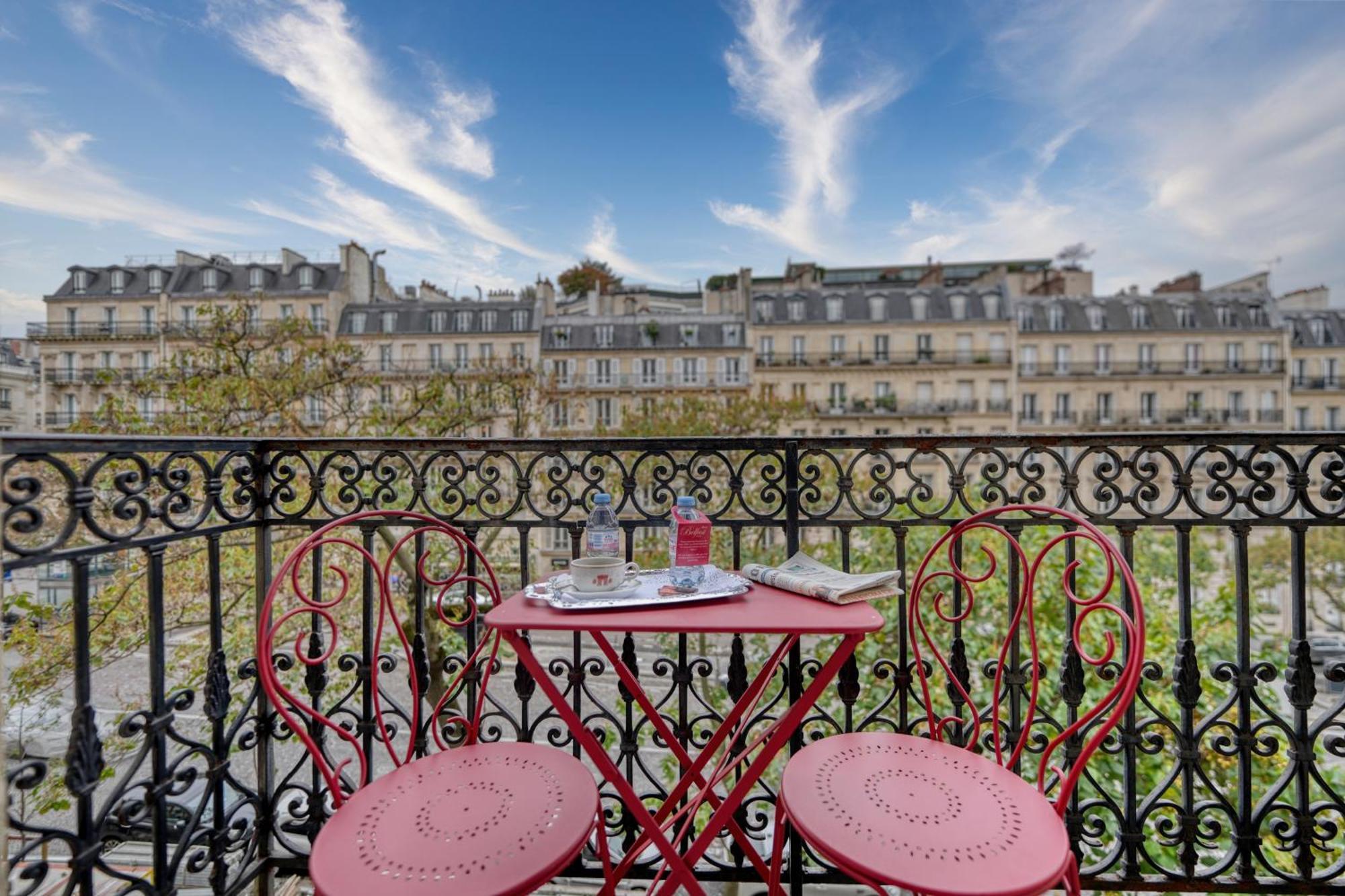 Superior Double Room Balcony Arc de Triomphe View