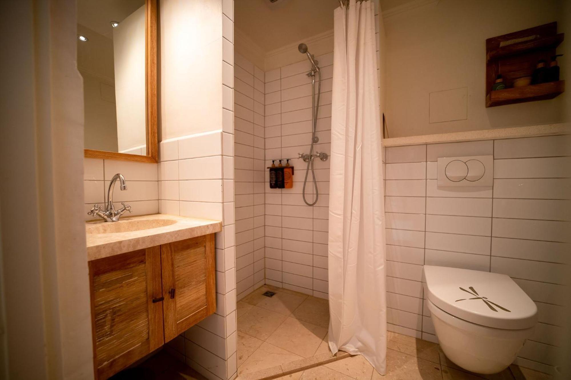 Family Room,1648255326:JPEG