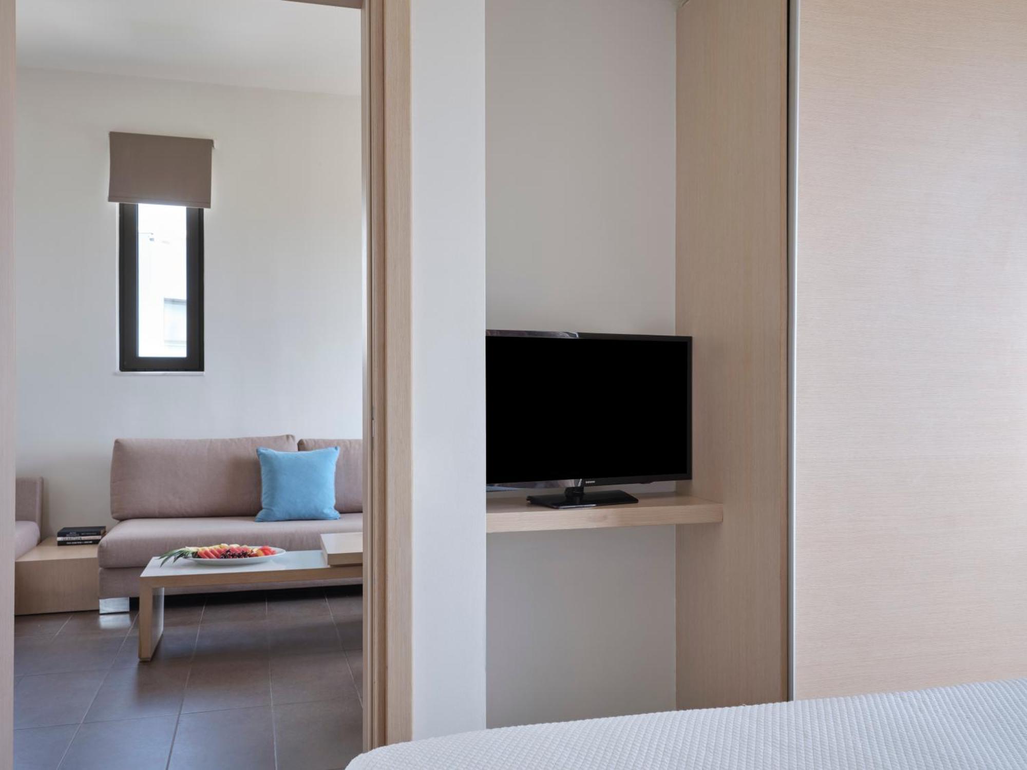 One Bedroom Suite Limited Sea View