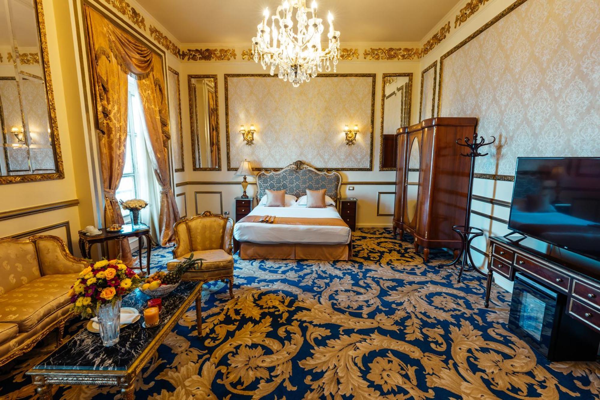 Golden Paradise Suite Direct Sea View With Light Dinner
