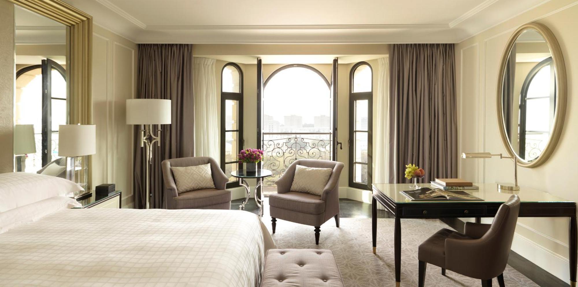 Deluxe King Room Old City View