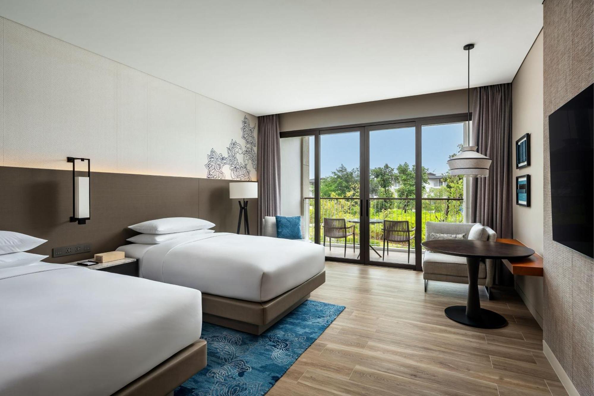 Deluxe Twin Room with Balcony and Garden View,1631859330:JPEG