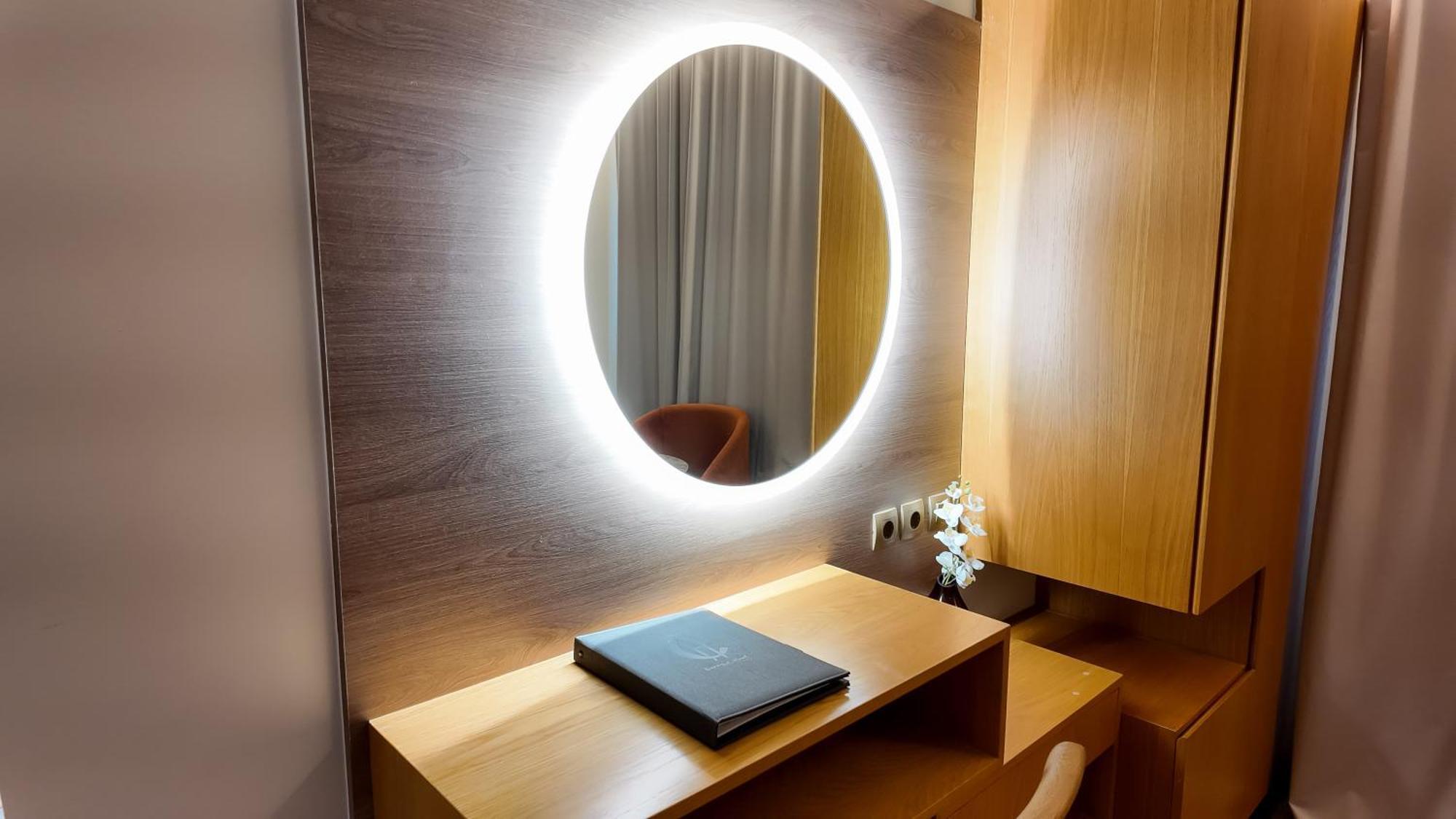 Juniorsvit med havsutsikt