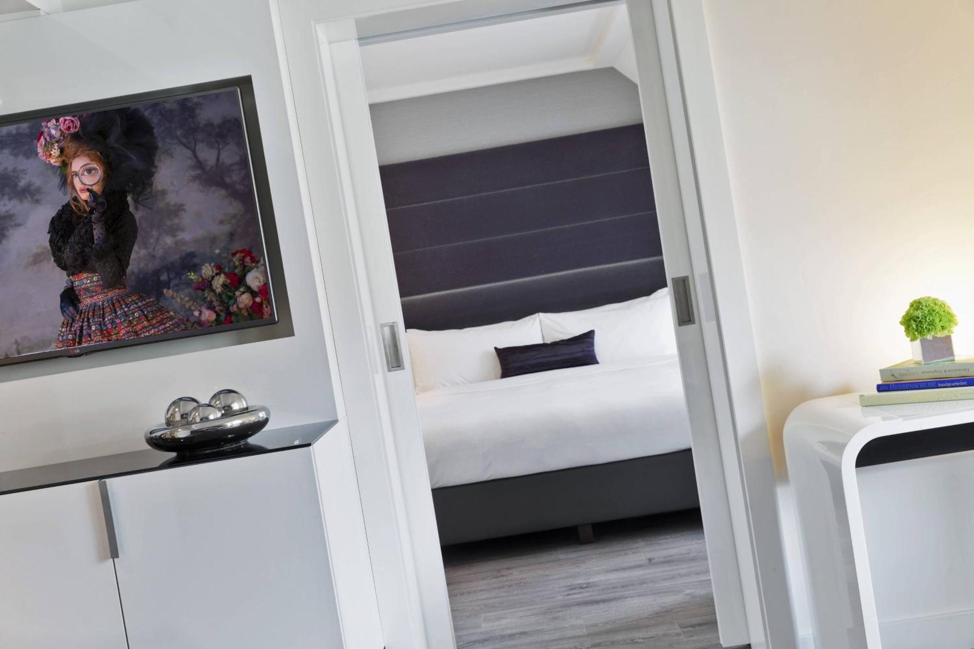 One-Bedroom Premium King Suite Sofa Bed