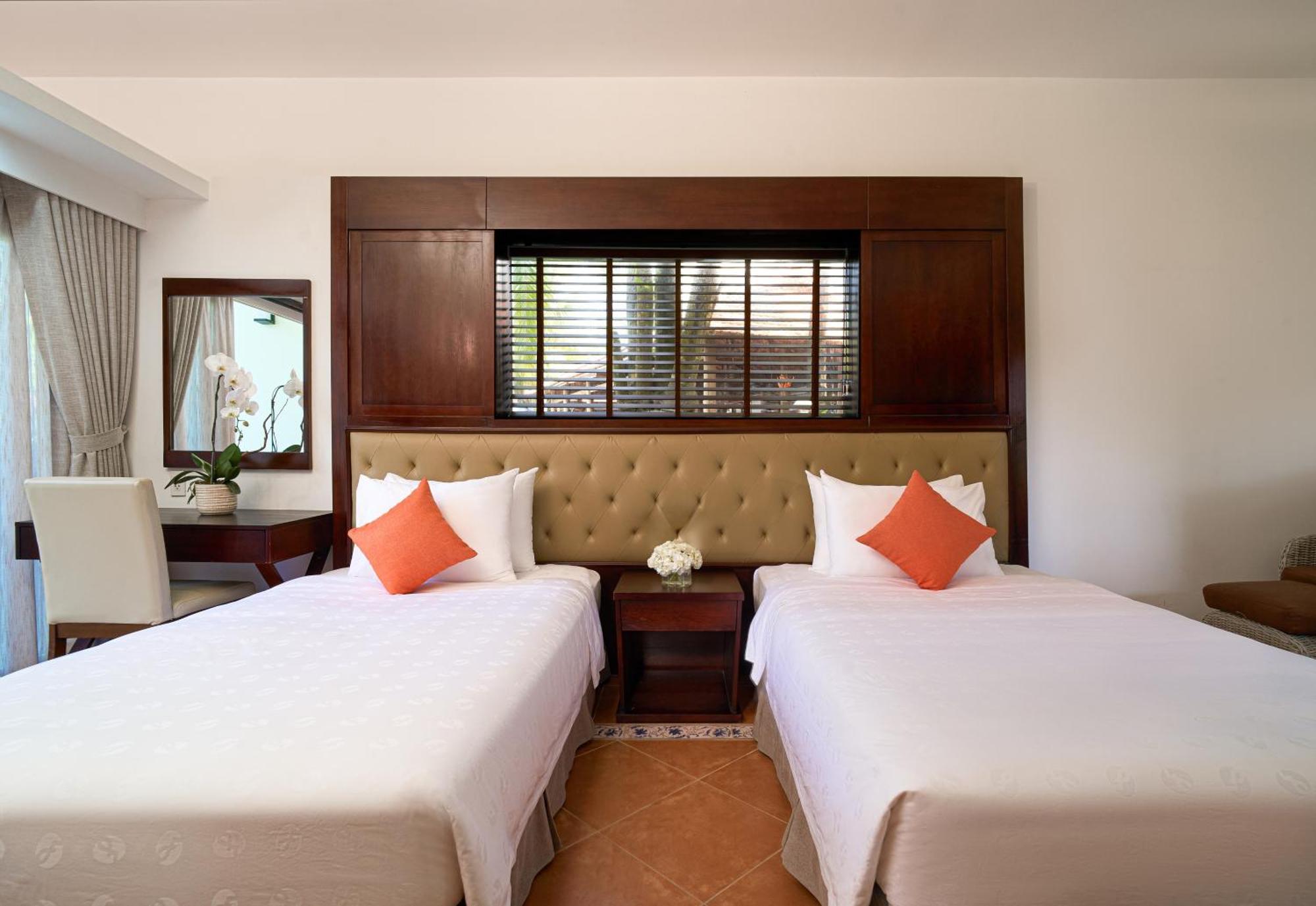 Premium Deluxe with Garden View - Daily Minibar Included