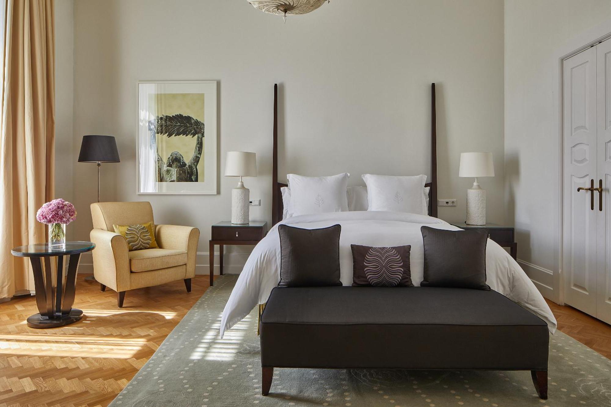 Chain Bridge One Bedroom Suite
