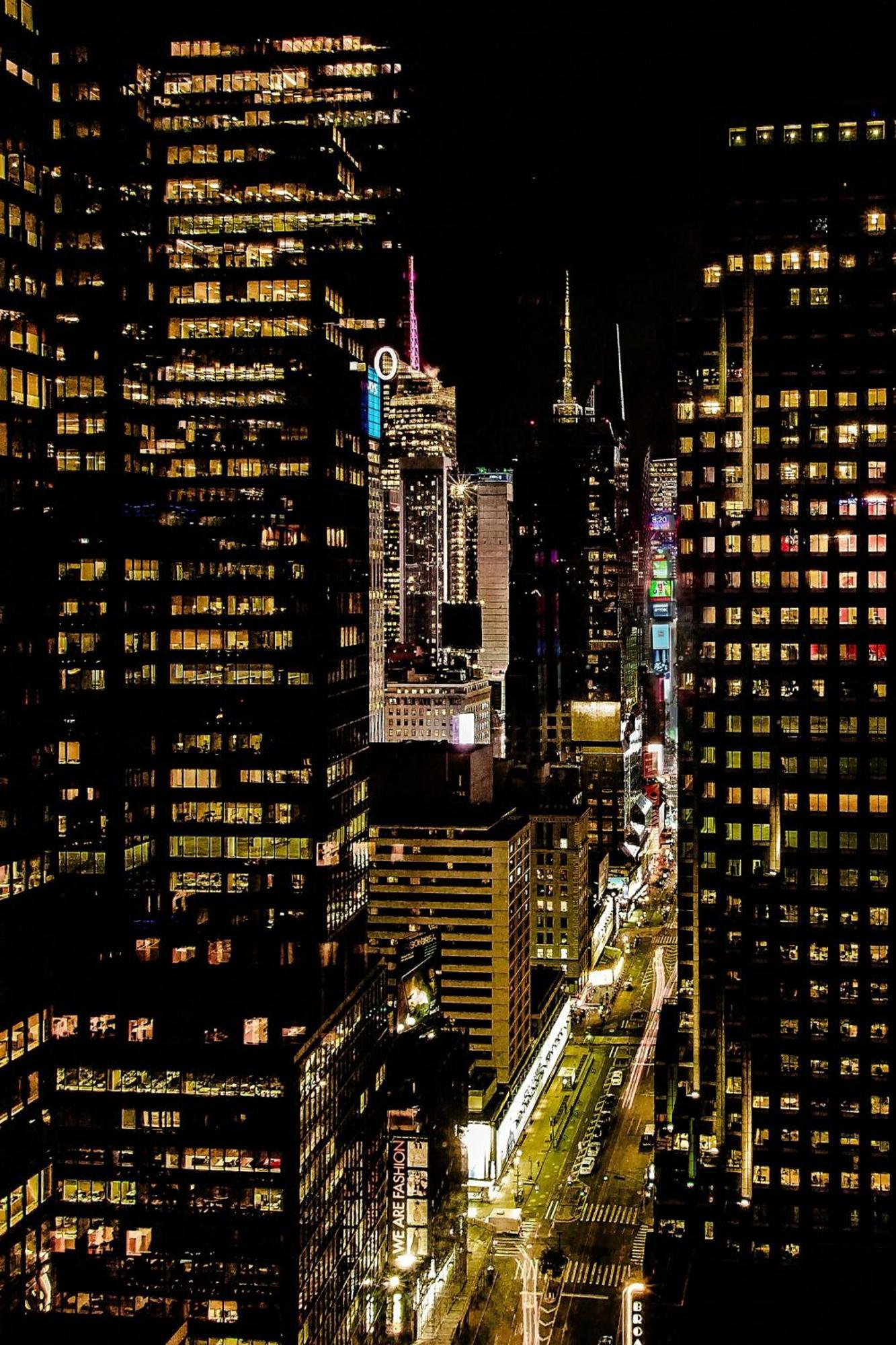 Corner King Room City View