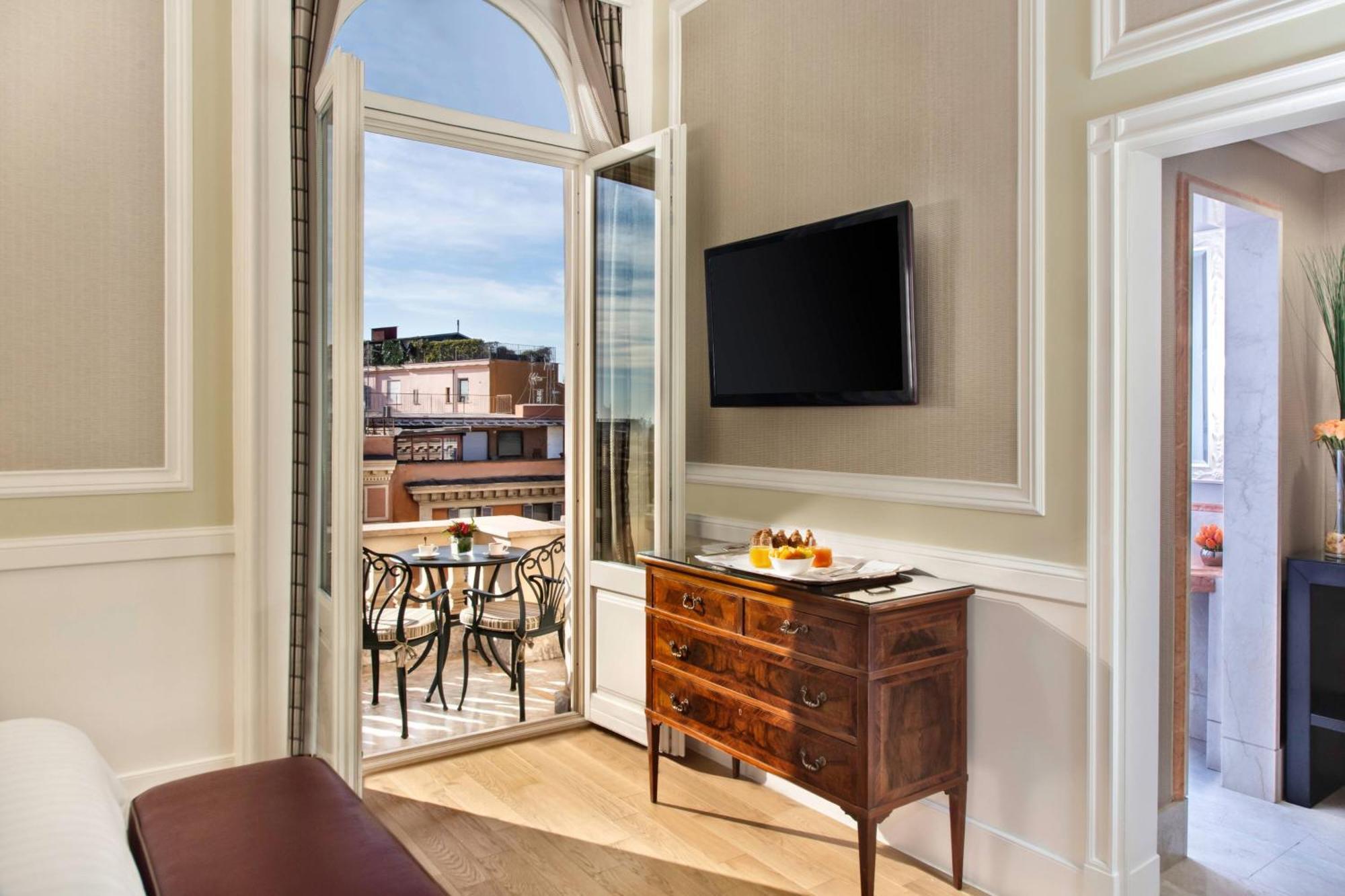 High Floor Suite, 1 Bedroom Junior Suite, 1 King, Sofa bed,1632990169:JPEG