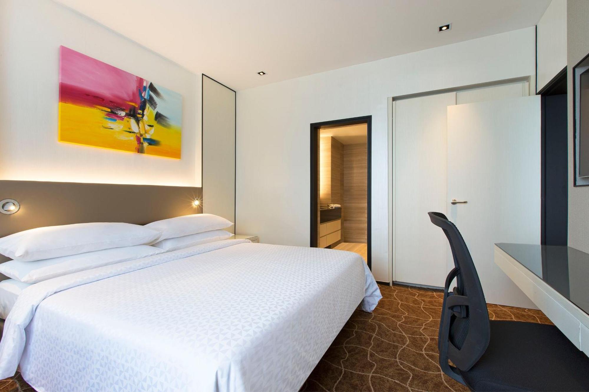 1 Bedroom Executive Suite, 1 King, River View