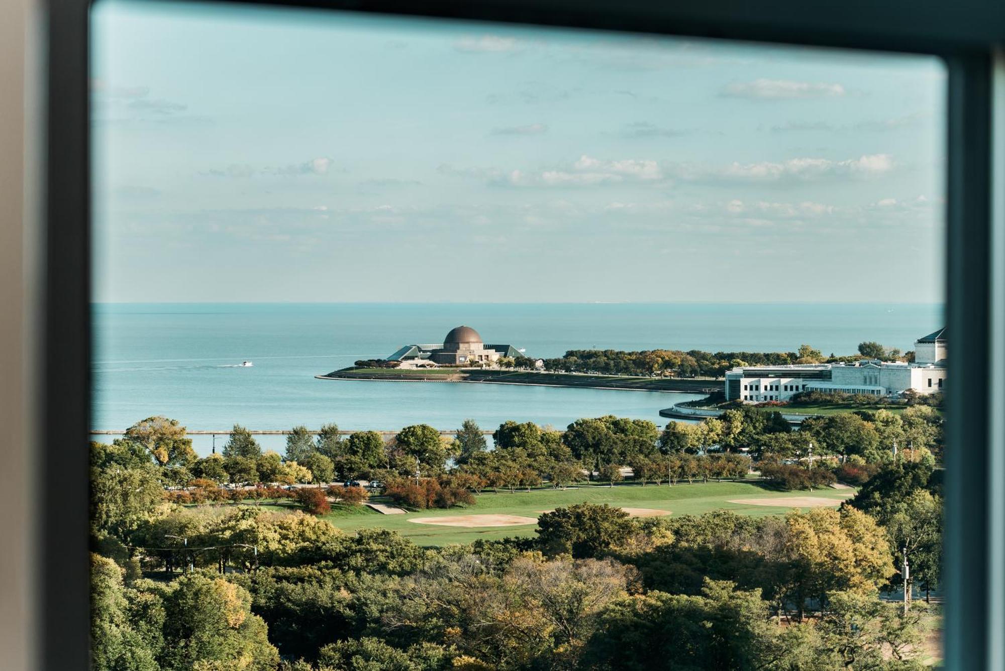 King Suite Lake View
