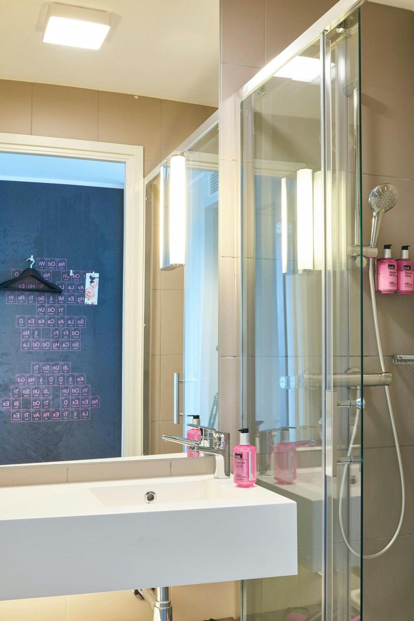 Moxy Twin Sleeper Guest room 2 Twin or Single Beds