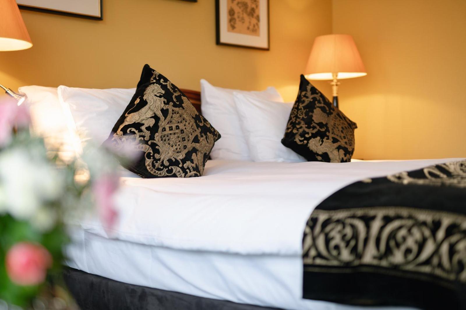 Classic Double or Twin Room with Canal View,1635244499:JPEG