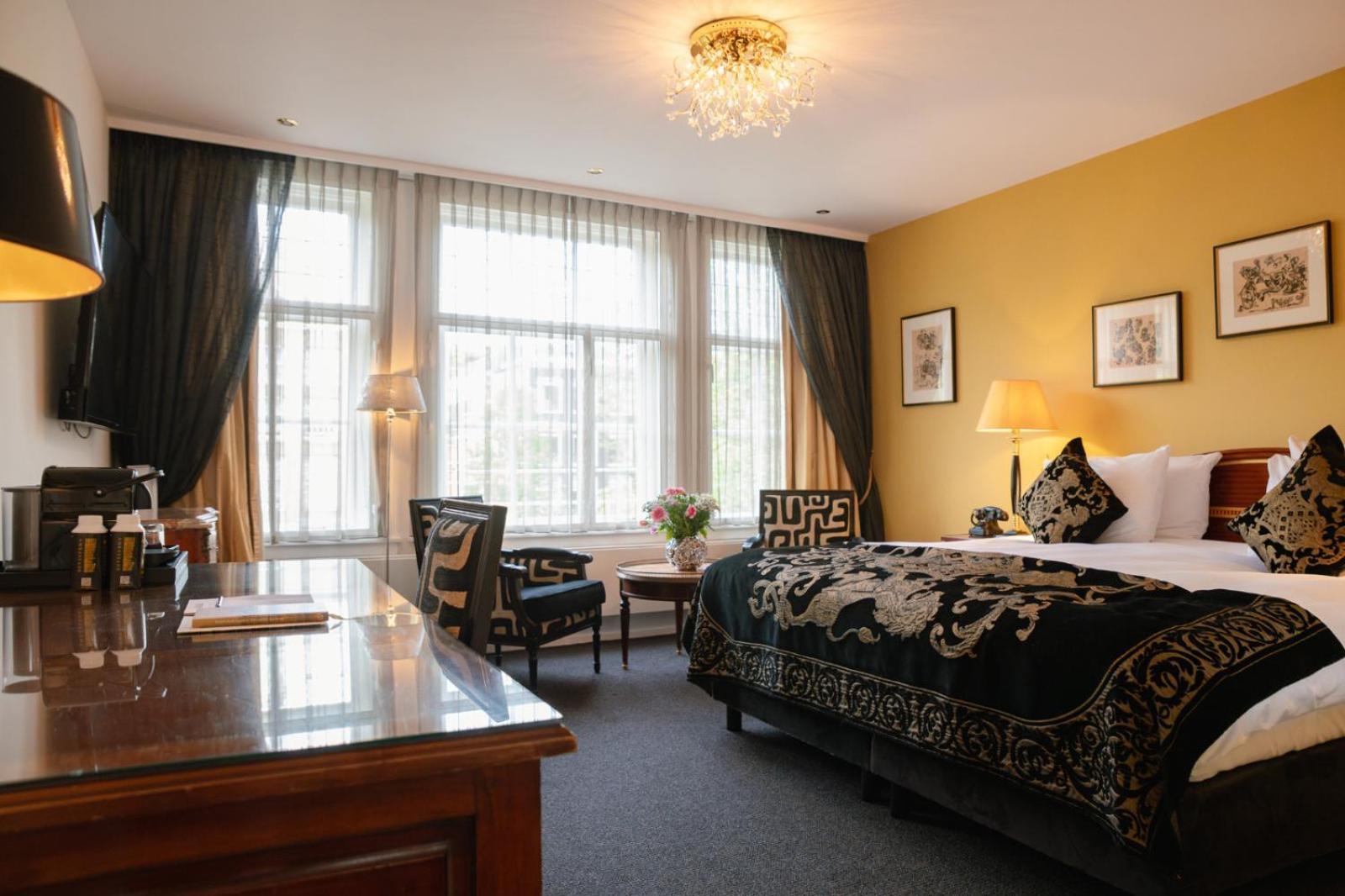 Superior Deluxe Double Room Canal View