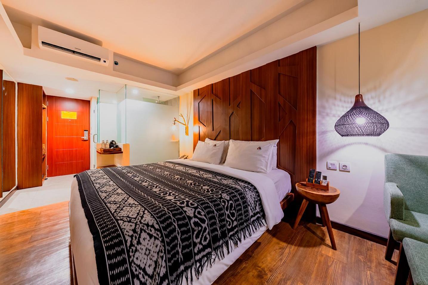 Max Happiness Room