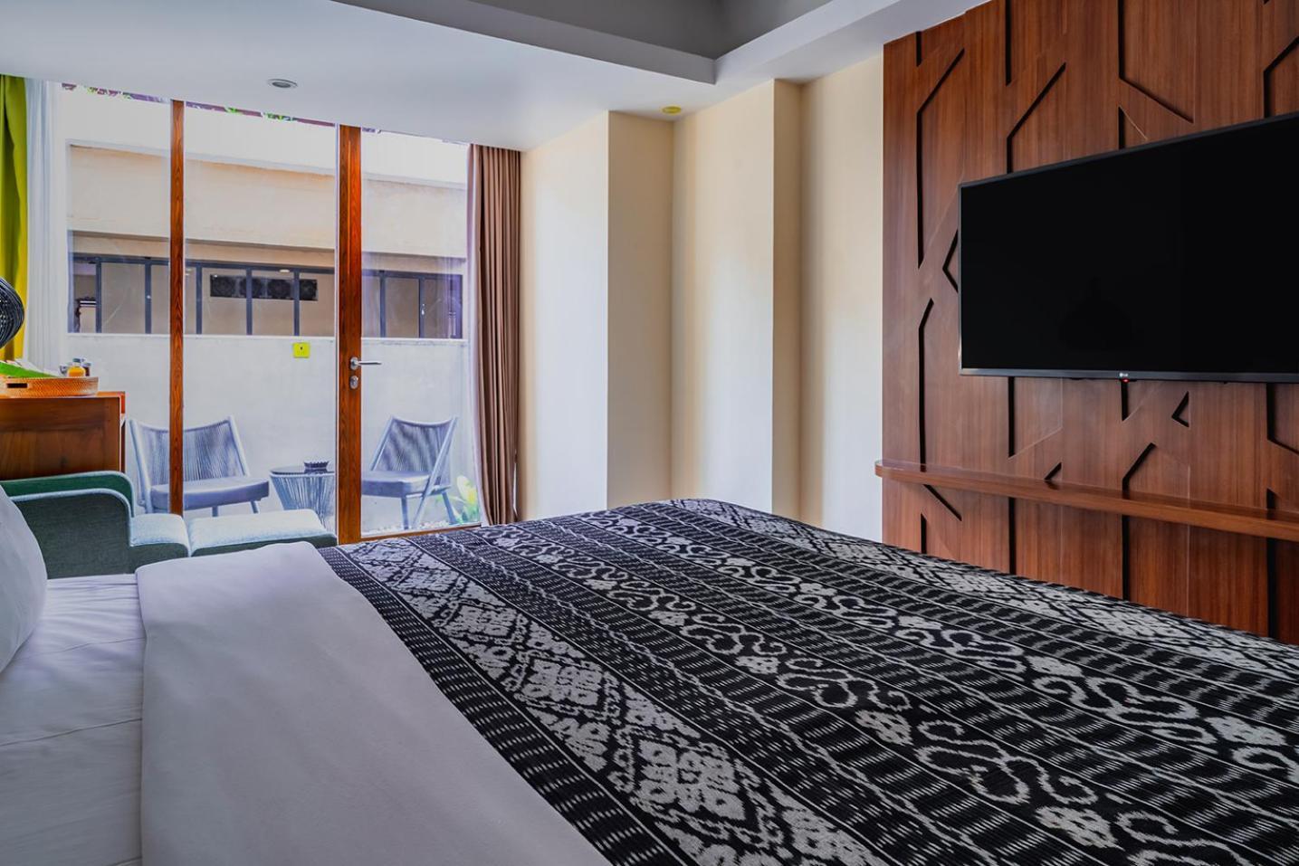Max Happiness Room