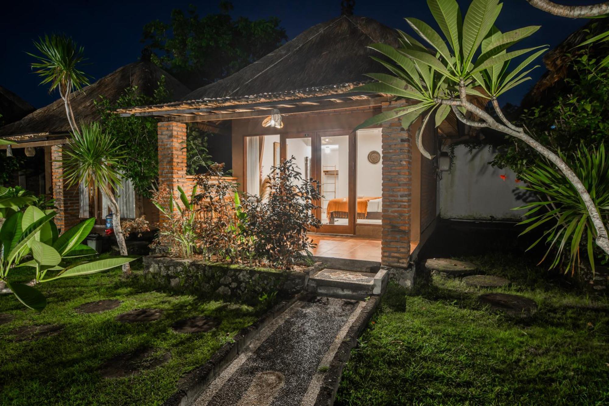 Bungalow Garden View