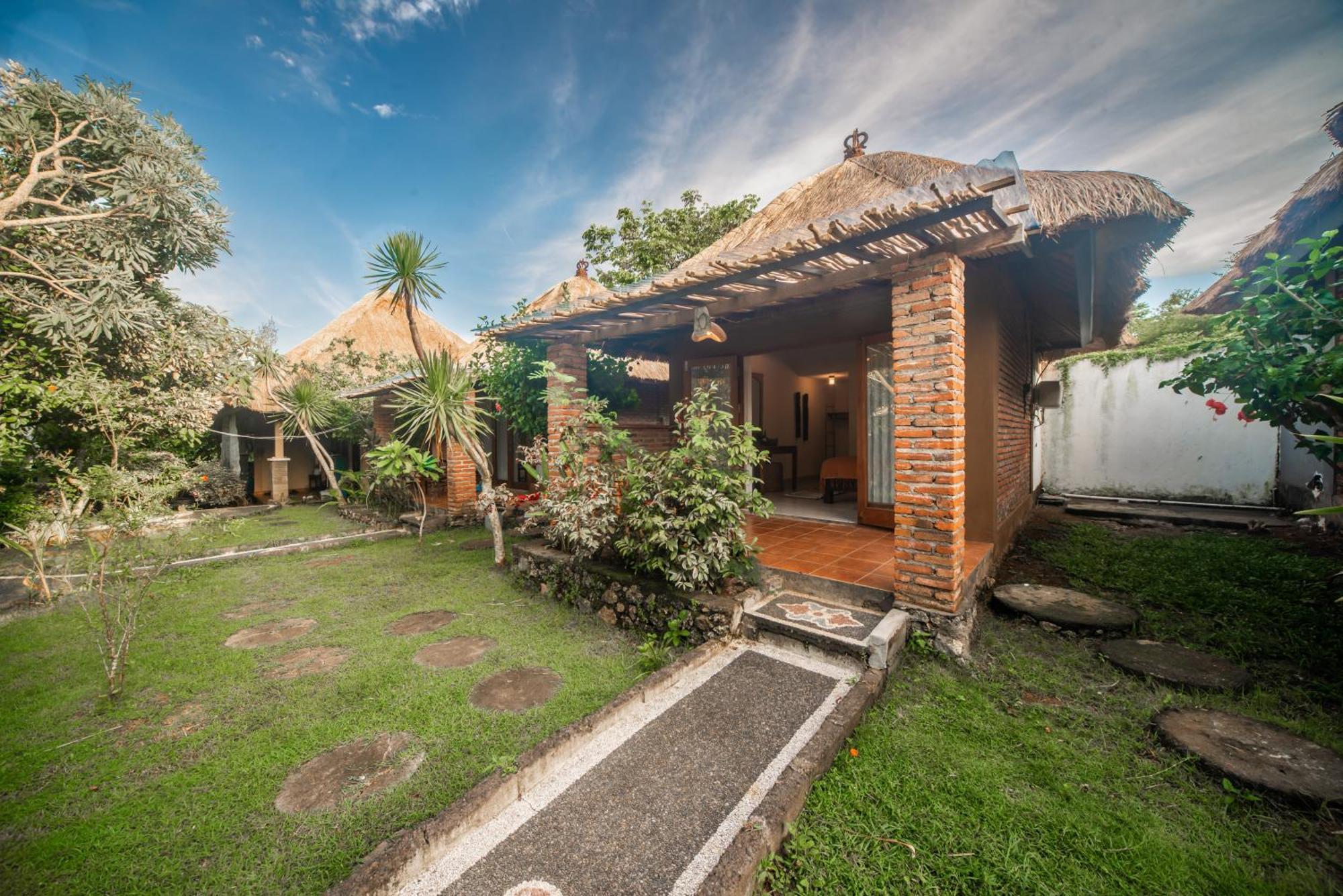 Bungalow Garden View