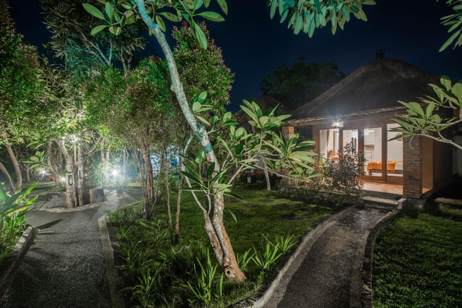 Bungalow Garden View