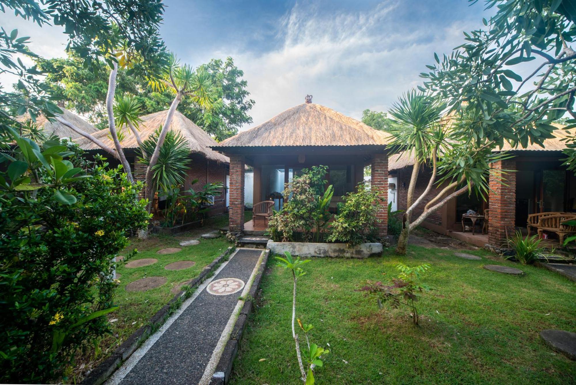 Bungalow Garden View