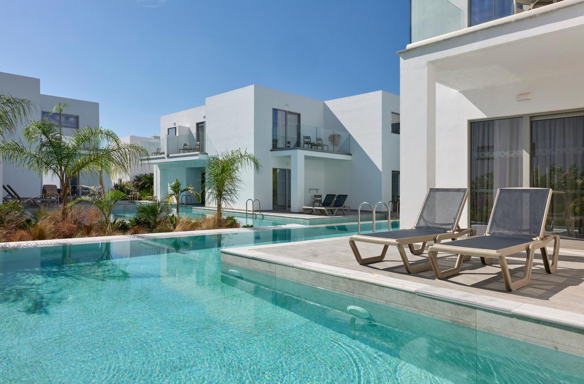 Double Room Swim Up,1636826962:JPEG