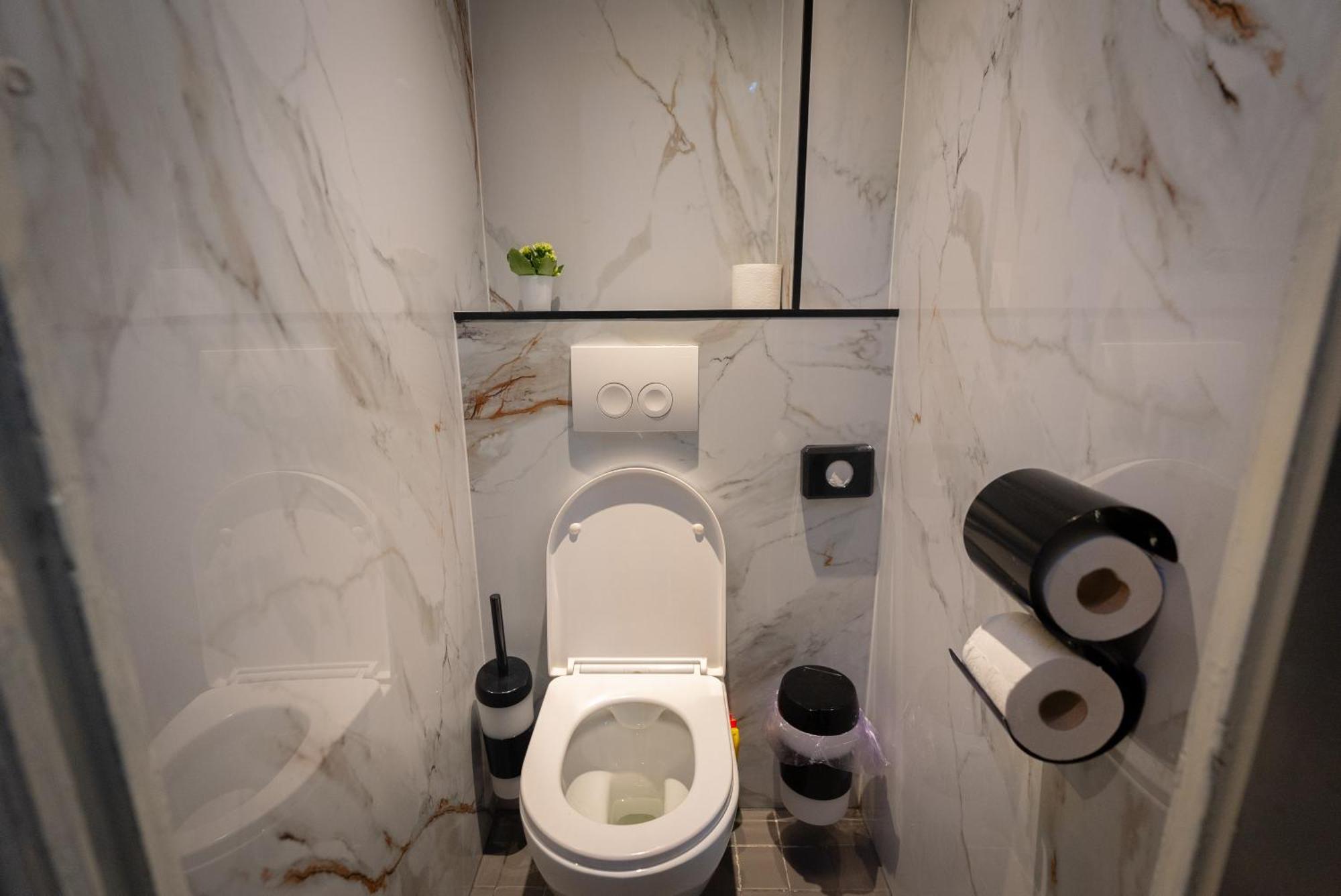 Triple Canal View Private Bathroom