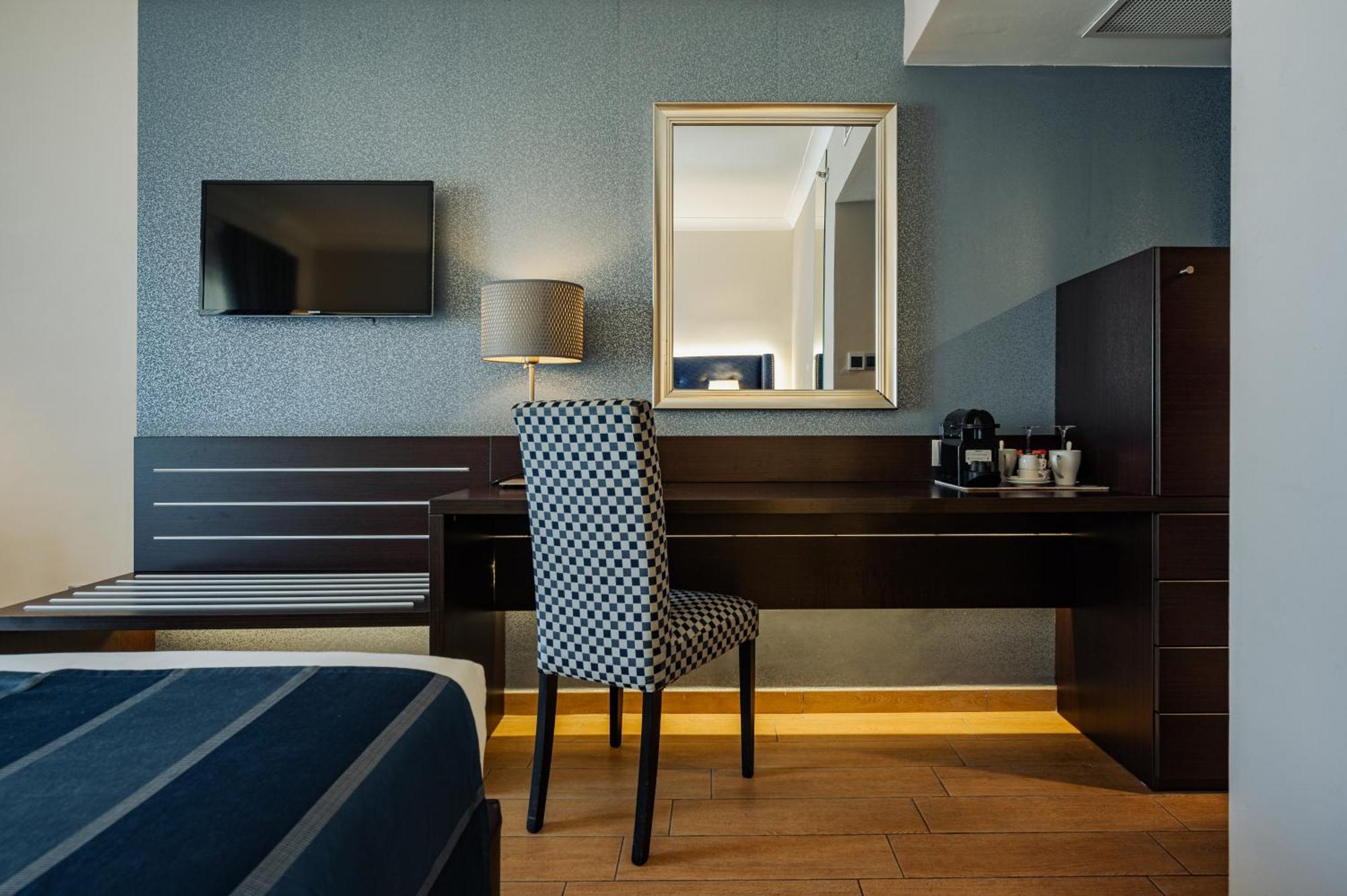 Double or Twin Room Partial Sea View