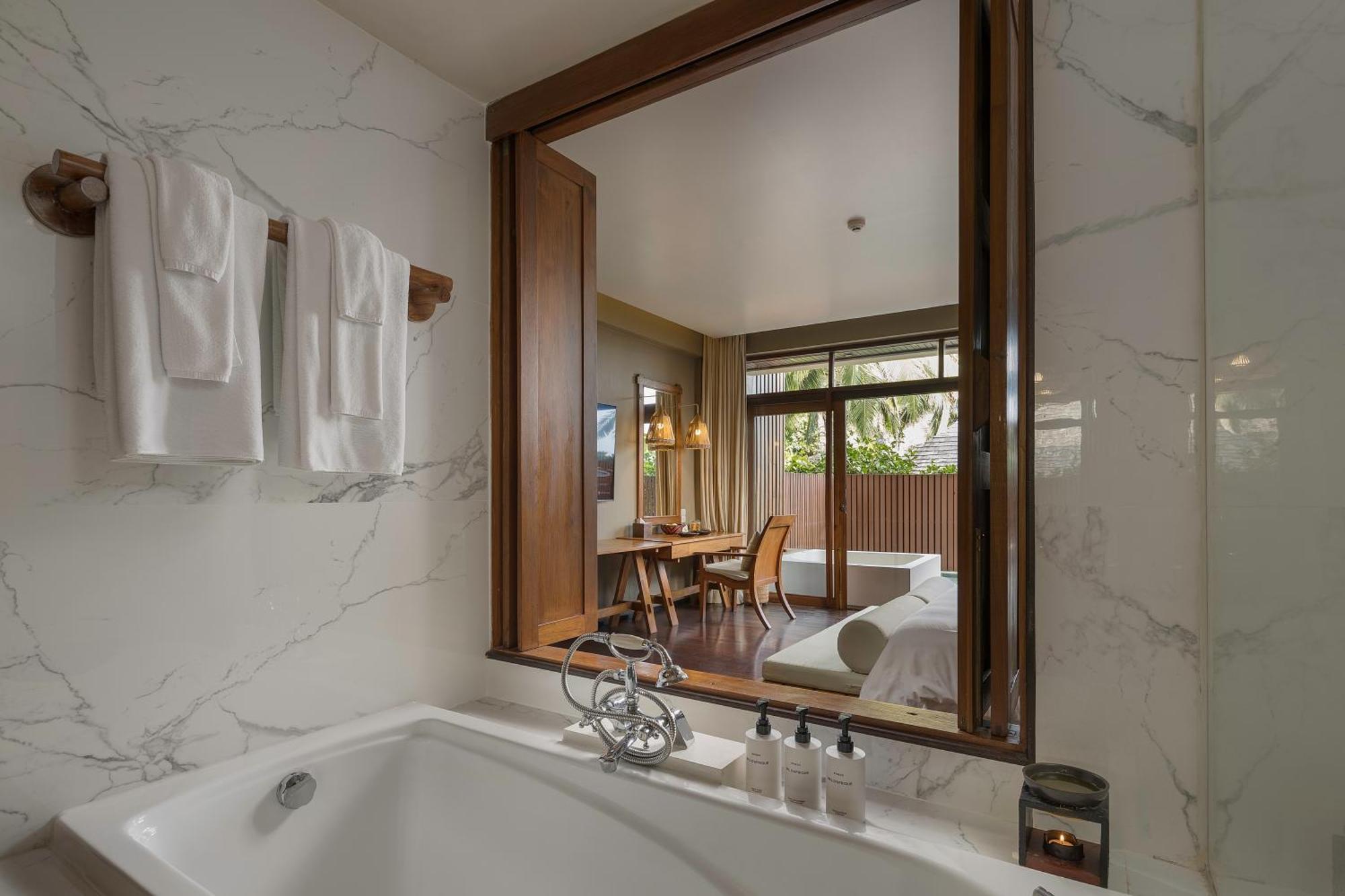 Ocean View Jacuzzi Deluxe