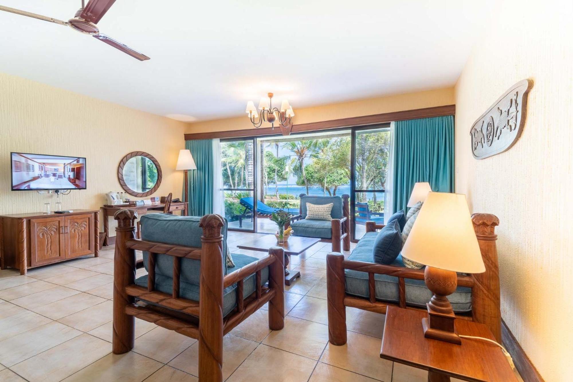 Juniorsvit med havsutsikt