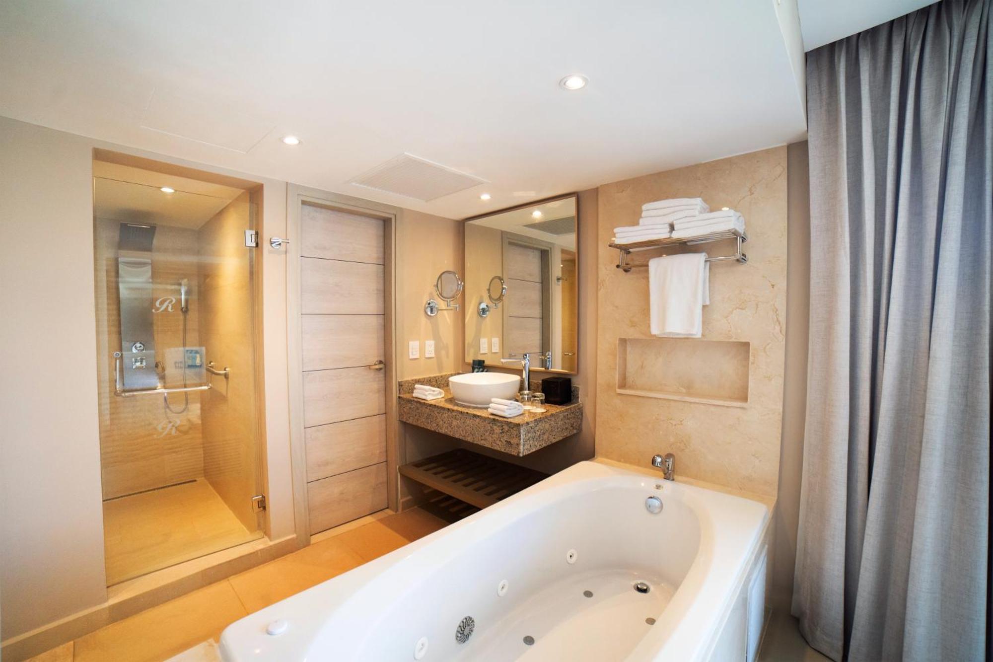 Luxury Chairman Two Bedroom Suite Ocean Front Diamond Club