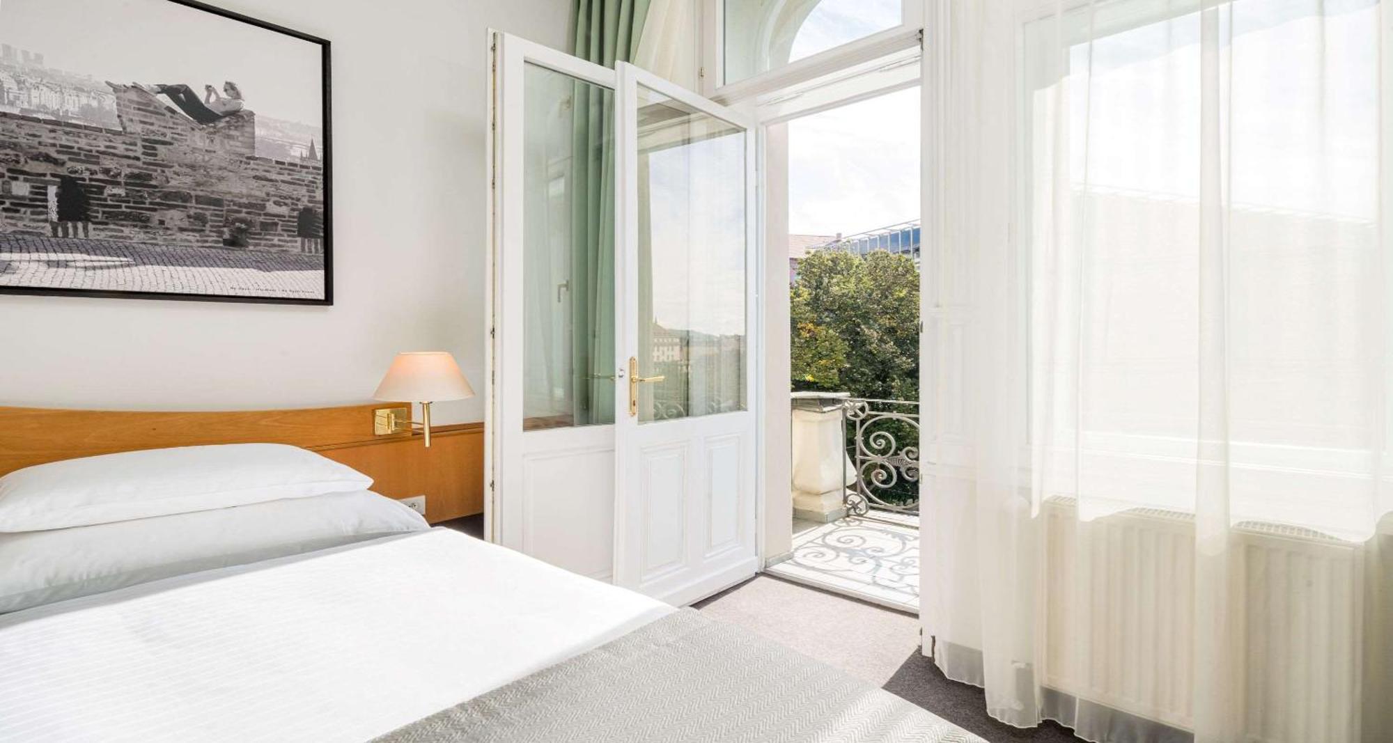 Superior Room with Balcony,1641721720:JPEG