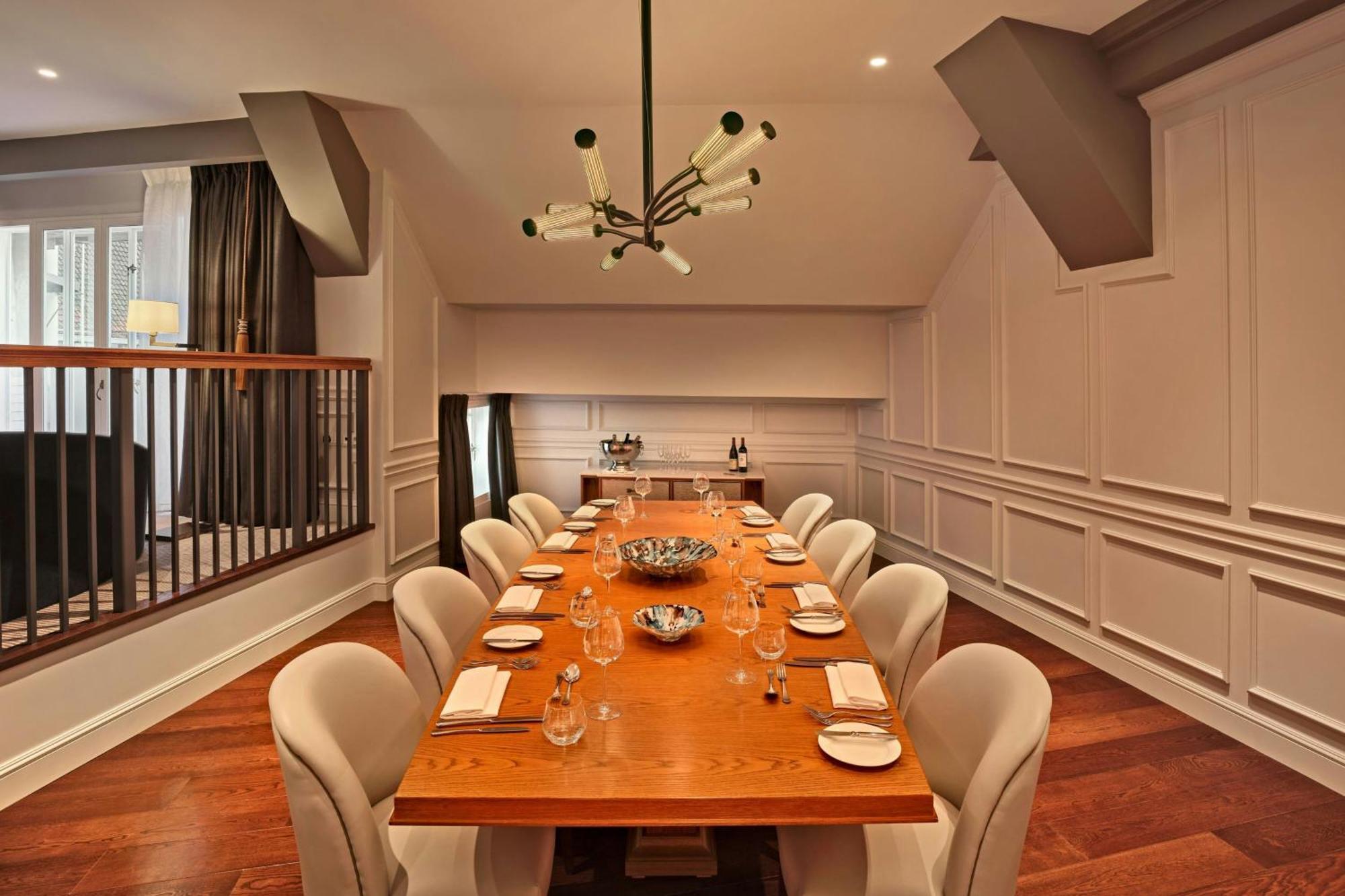 Penthouse Suite Club Lounge Access