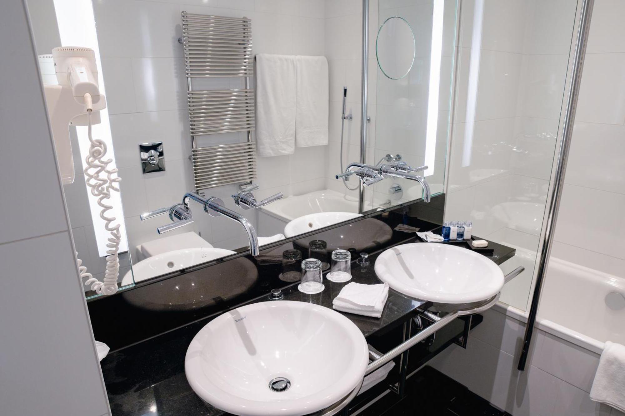 Superior Deluxe Double Room Canal View