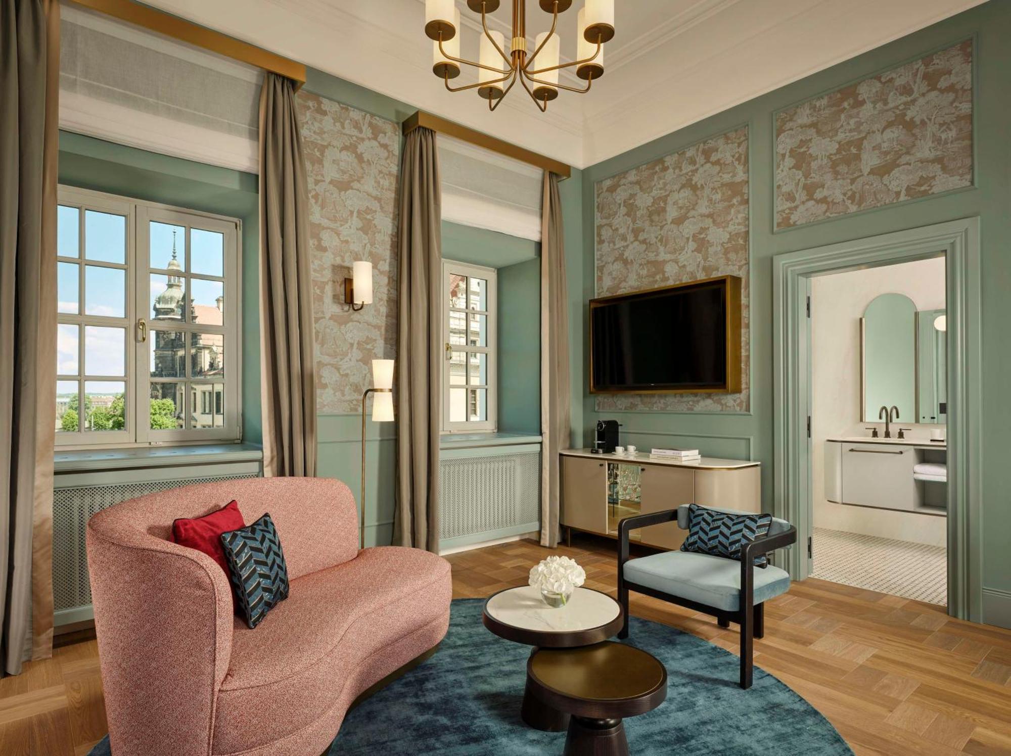 Grand Palais View Room