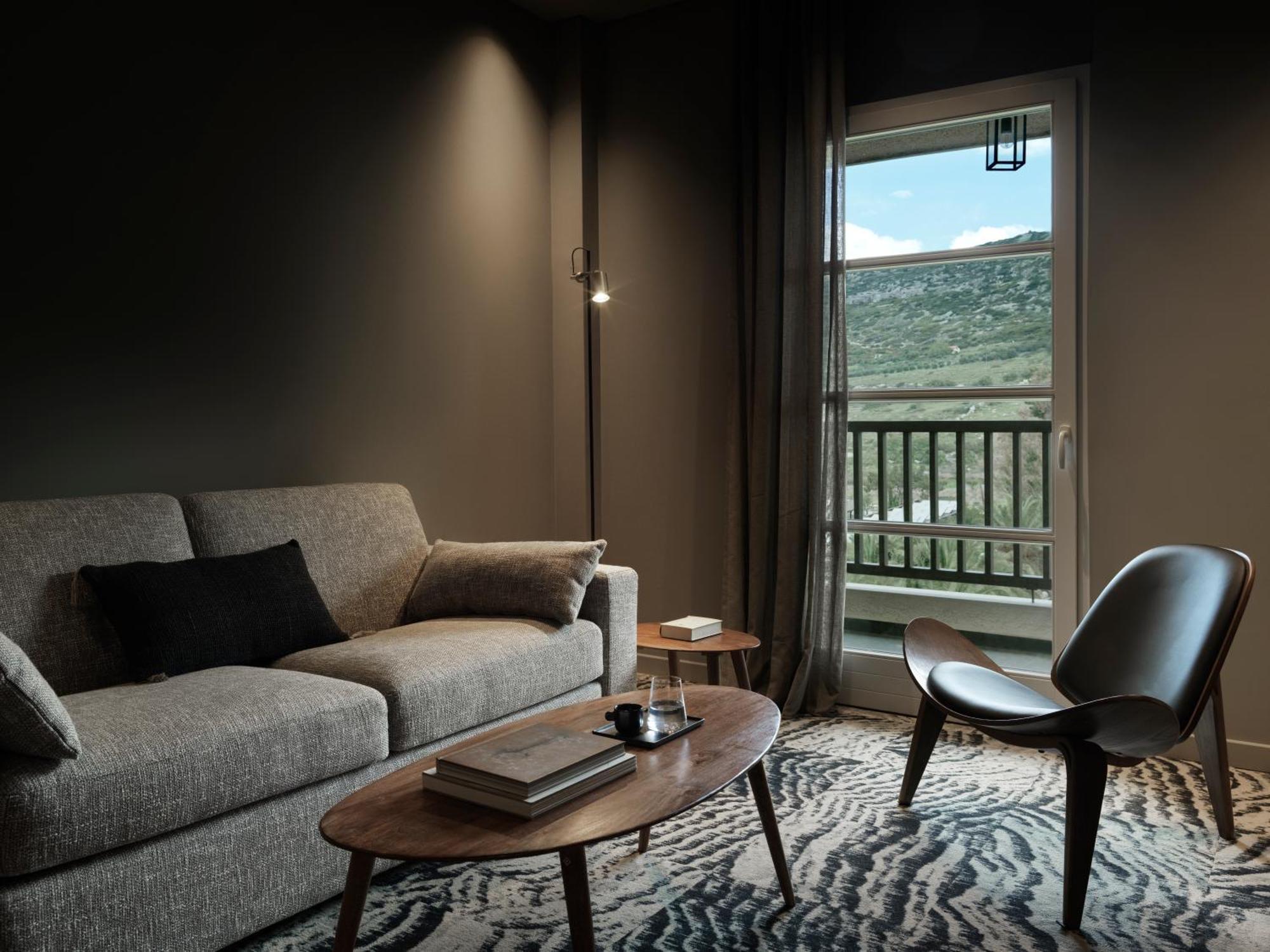 Svit Deluxe med utsikt över trädgården