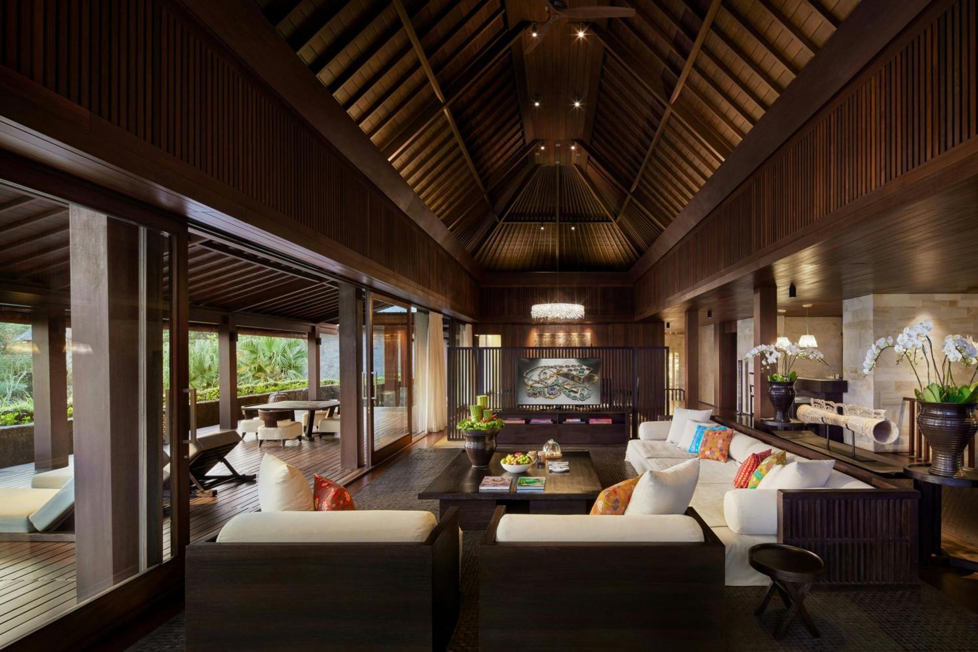 Five-Bedroom Mansion Private Pools