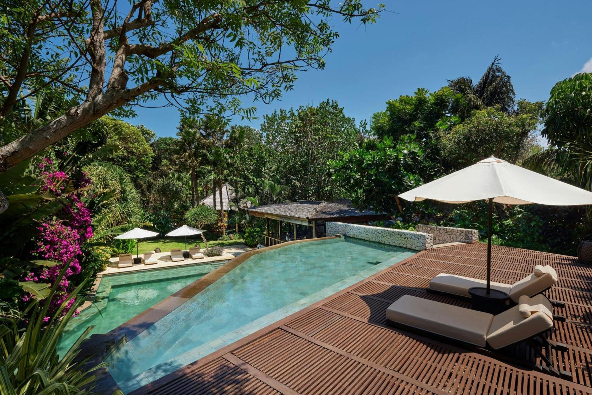 Five-Bedroom Mansion Private Pools