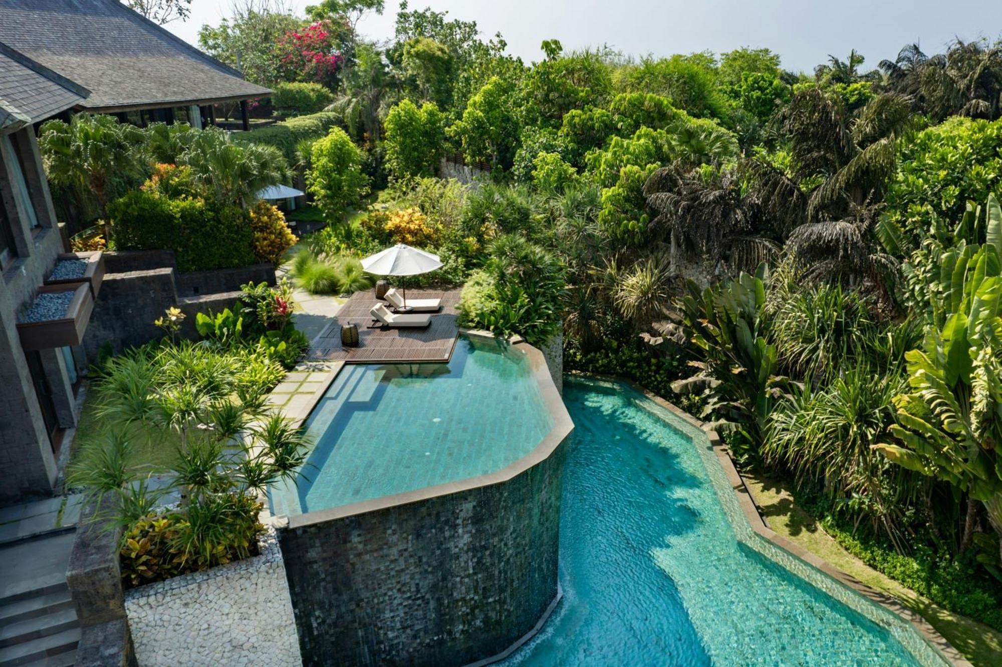 Five-Bedroom Mansion Private Pools