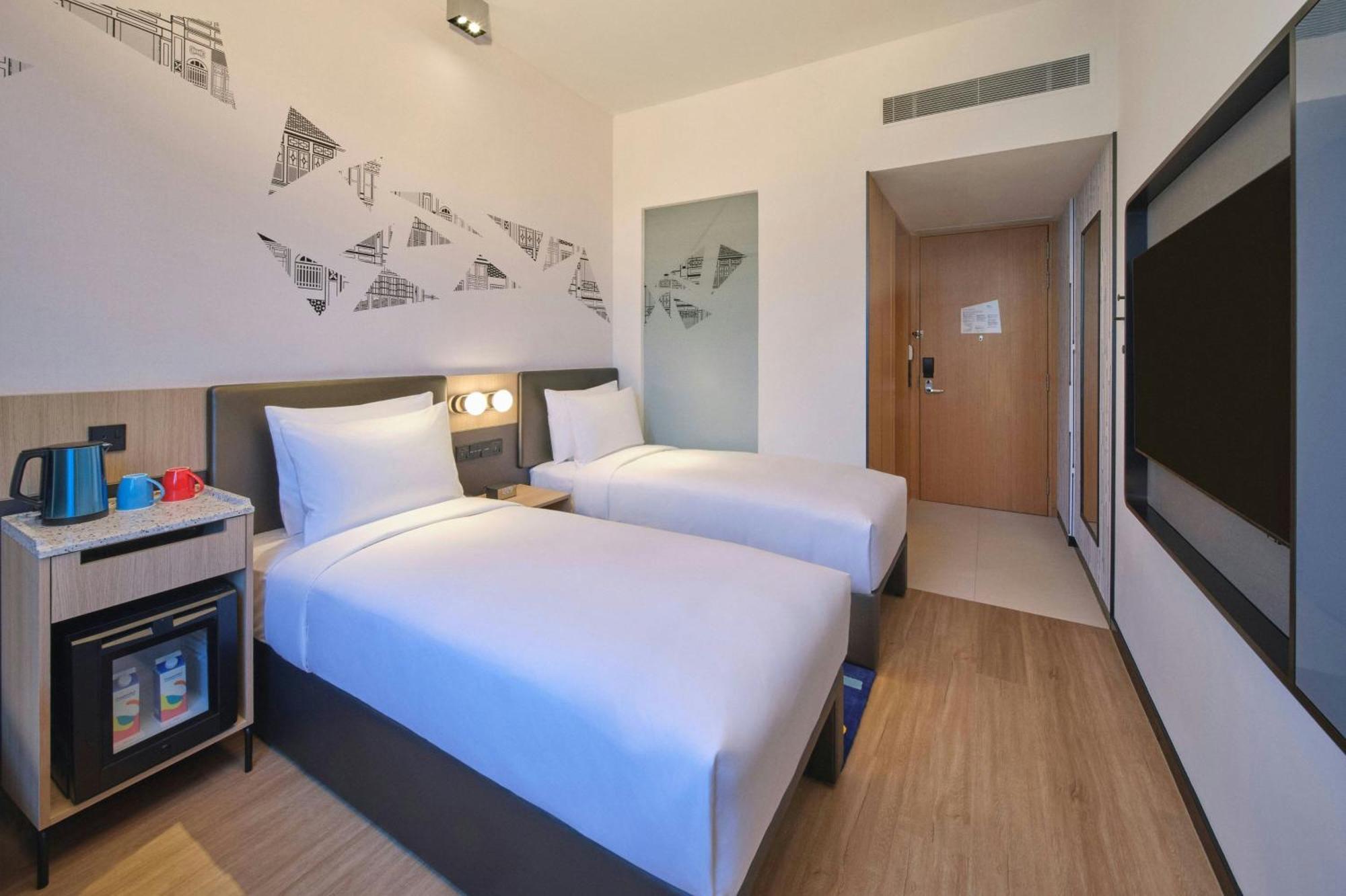 Breezy Guest room 2 Twin East Wing