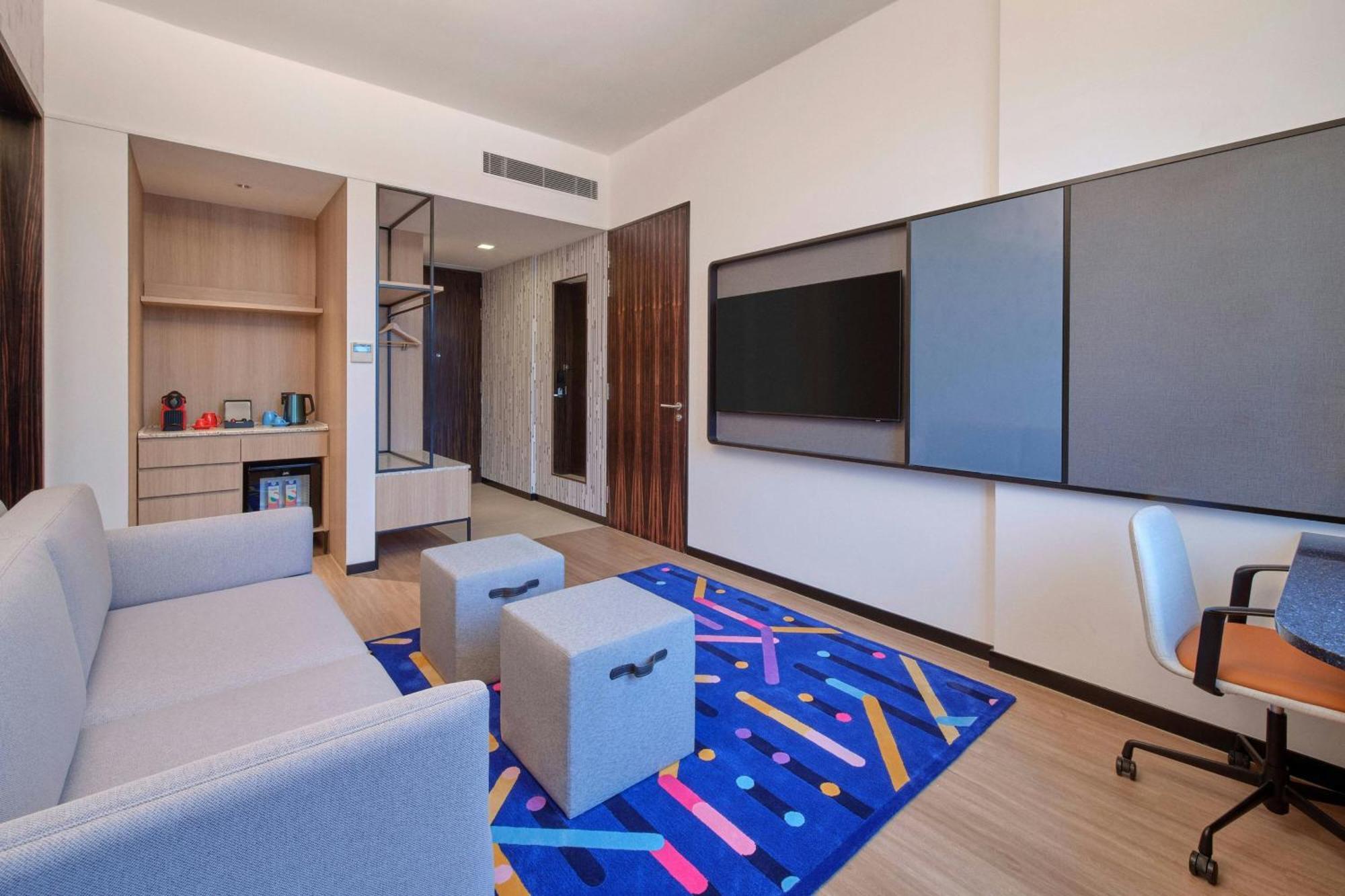 1 Bedroom Suite 1 King West Wing