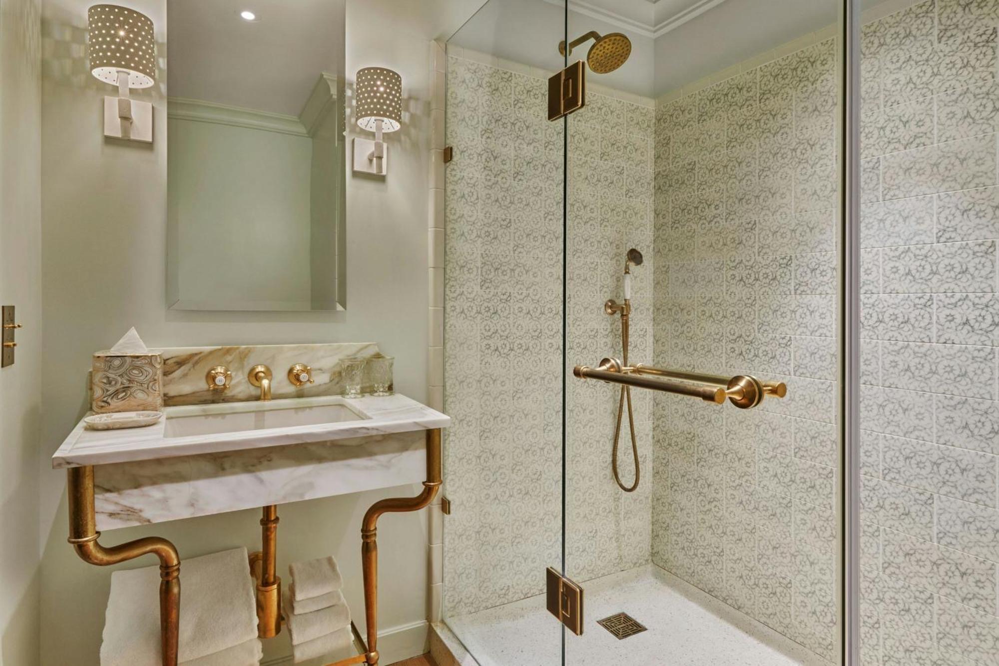 Study King Room with City View,1643197267:JPEG