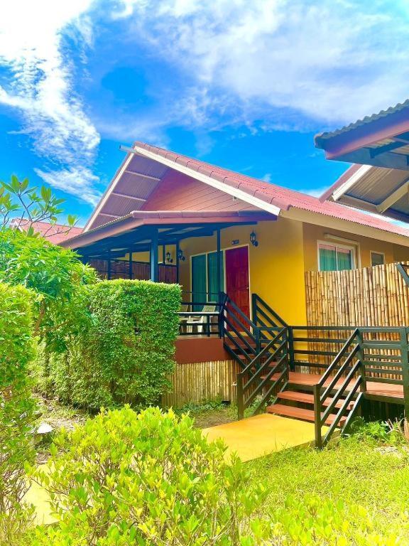 Familjebungalow Deluxe med utsikt över trädgården