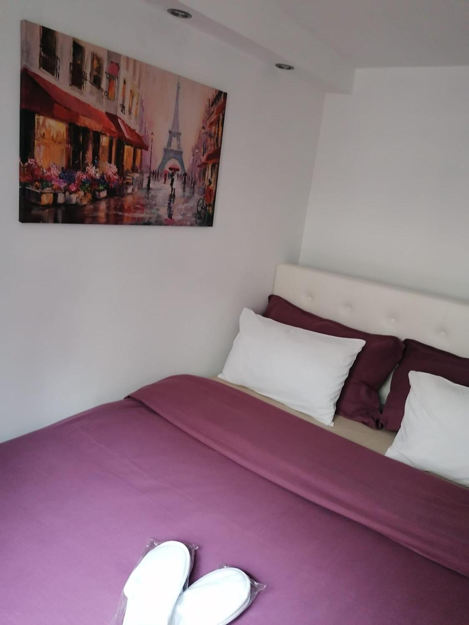 Double Room,1644177557:JPEG